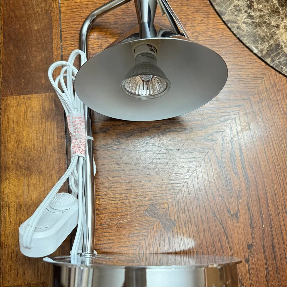 Threshold  Candle Warmer Lamp - Picture 2 of 3